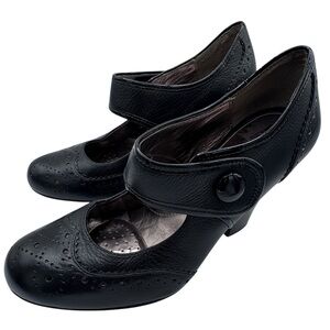 Sofft Elegant Black Leather Mary Jane Dress Shoes - Size 7